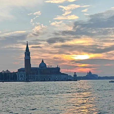 Castello Canal View Venecia Exterior foto
